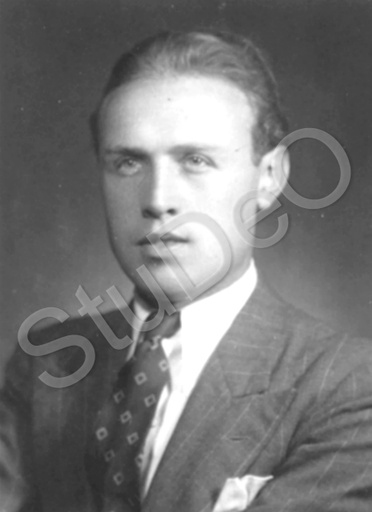 P1821